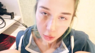 Stepsister seduces a nerd to copy his physics text.