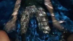 Blowjob in the pool to a stranger