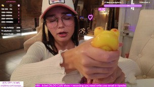 CUTE GIRL MASTURBATES A FROG