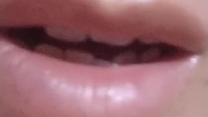 Girl masturbates with sex toy; can’t take it anymore