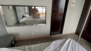 Me encanta follar en cuartos de hotel, puedo gemir todo lo que quiera