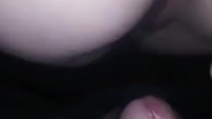 acaba de cumplir los 18 y es toda una mamona  