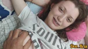 утренний анальный секс с милой девушкой она обожает сосать член и жёстко трахнутся перед работой