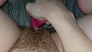 Giving myself a toe-curling orgasm with my toy before bed 🤤