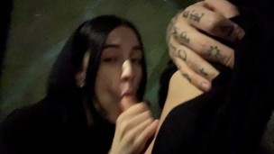 ME FOLLO A MI HERMANASTRA EN LA CALLE POR LA NOCHE SIN QUE NADIE NOS VEA – EXLOVERX