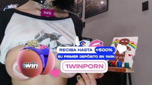 Pintando meu corpo! Lambendo um delicioso biscoito tarado pauzudo