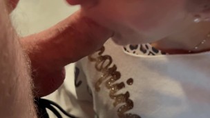 I haven’t cum for 2 hours I’ve come to get sucked off while she works